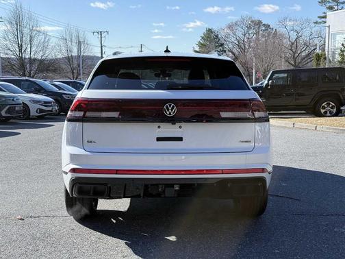 2026 Volkswagen Atlas Cross Sport 2.0T SEL R-Line Black