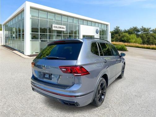 Platinum Gray Metallic 2023 Volkswagen Tiguan 2.0T SE R-Line Black