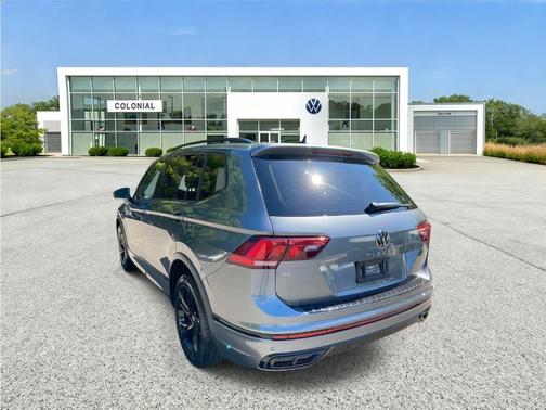 Platinum Gray Metallic 2023 Volkswagen Tiguan 2.0T SE R-Line Black
