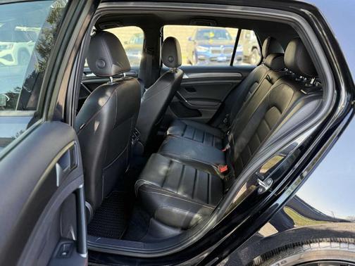 2021 Volkswagen Golf GTI 2.0T SE