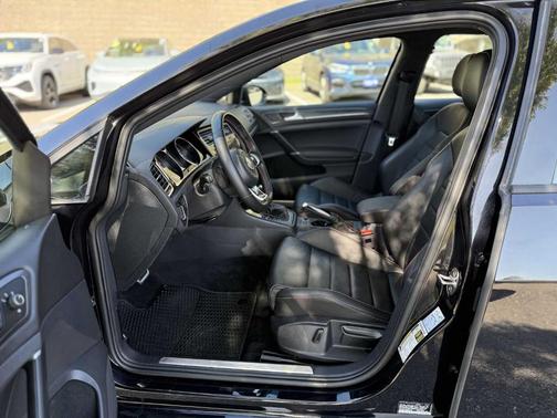 2021 Volkswagen Golf GTI 2.0T SE