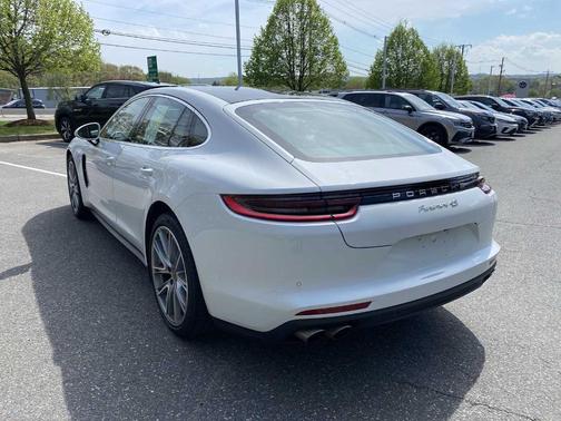 2019 Porsche Panamera 4S
