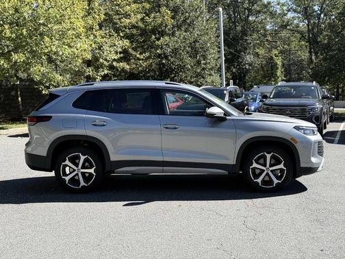 2025 Volkswagen Tiguan 2.0T SE