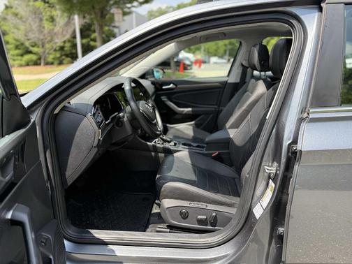 2019 Volkswagen Jetta 1.4T SEL Premium