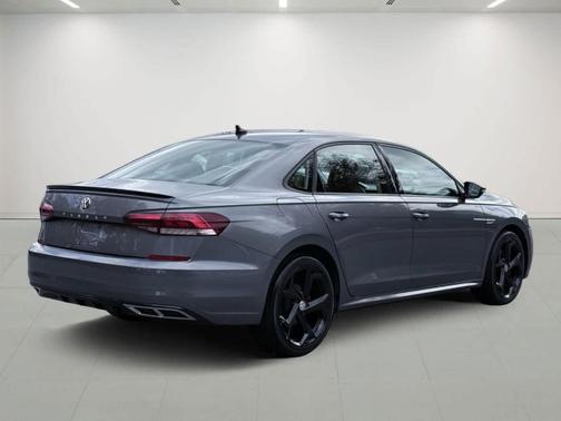 2020 Volkswagen Passat 2.0T R-Line
