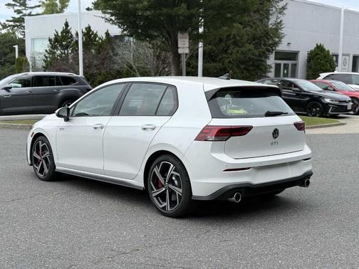 2025 Volkswagen Golf GTI 2.0T SE