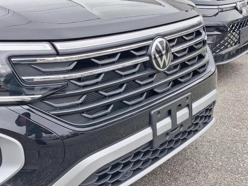 Deep Black Pearl Effect 2026 Volkswagen Atlas 2.0T Peak Edition