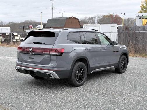 2026 Volkswagen Atlas 2.0T Peak Edition