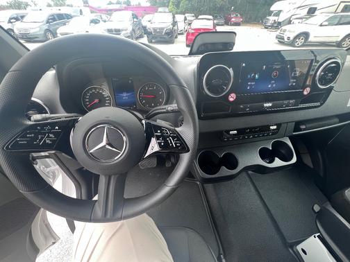 2025 Mercedes-Benz Sprinter 2500 High Roof