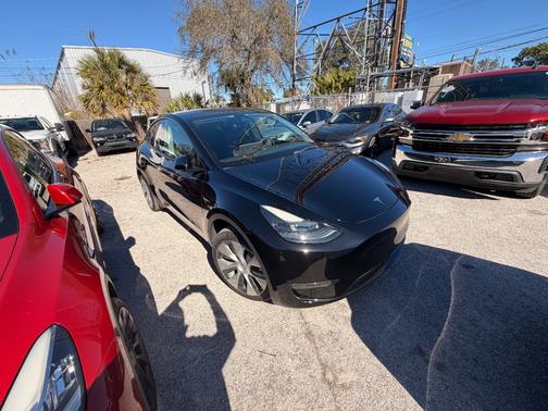 2023 Tesla Model Y Long Range