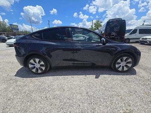 GRAY 2024 Tesla Model Y Long Range