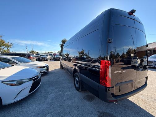 2025 Mercedes-Benz Sprinter 2500 High Roof