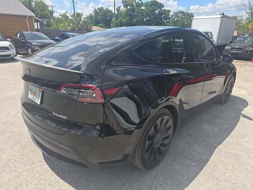BLACK 2022 Tesla Model Y Performance