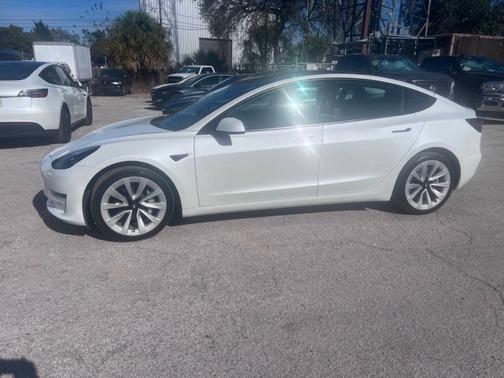 WHITE 2023 Tesla Model 3 Base