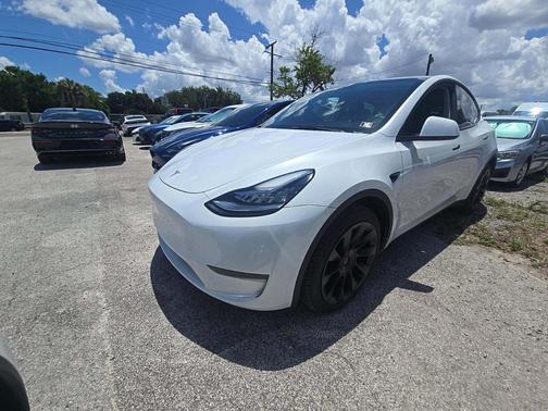 WHITE 2023 Tesla Model Y Long Range