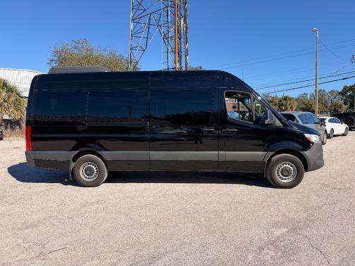 2025 Mercedes-Benz Sprinter 2500 High Roof