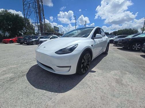 WHITE 2023 Tesla Model Y Performance