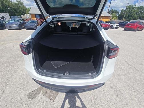 WHITE 2023 Tesla Model Y Performance