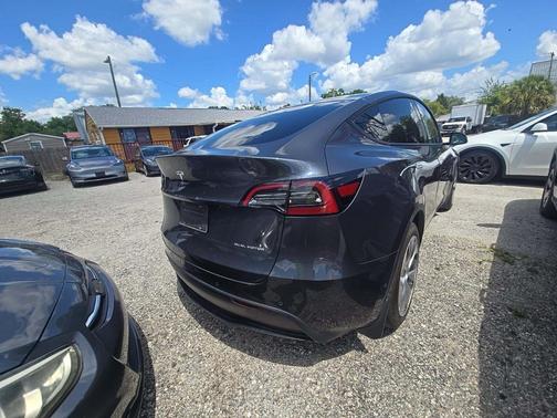 GRAY 2022 Tesla Model Y Long Range