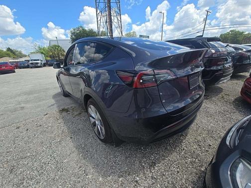 GRAY 2022 Tesla Model Y Long Range
