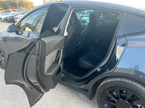 2023 Tesla Model Y RWD