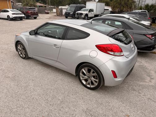2016 Hyundai Veloster Base