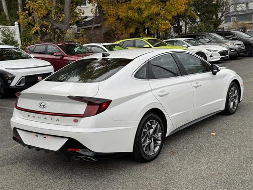2022 Hyundai SONATA SEL