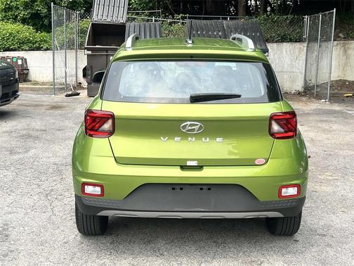 2024 Hyundai VENUE SEL