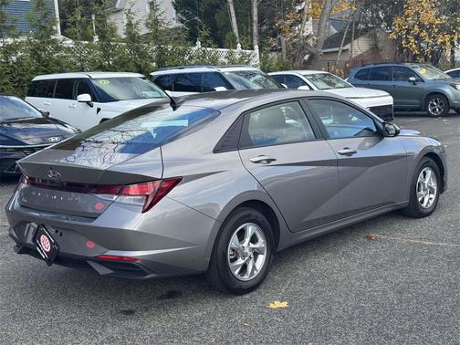 2021 Hyundai ELANTRA SE