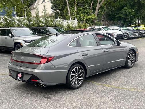 2022 Hyundai SONATA Limited