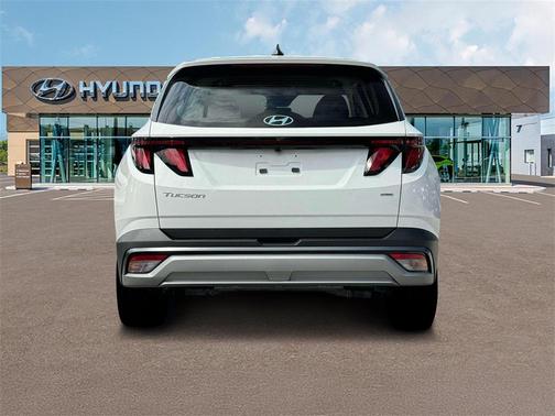 2025 Hyundai TUCSON SE