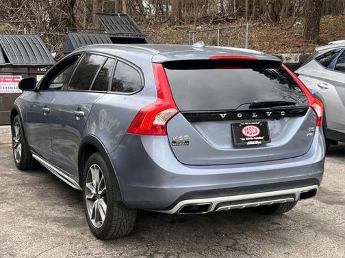 2018 Volvo V60 Cross Country T5