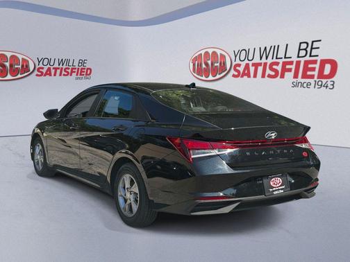 Phantom Black 2023 Hyundai ELANTRA SE