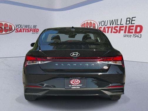 Phantom Black 2023 Hyundai ELANTRA SE