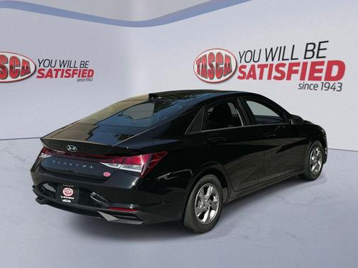Phantom Black 2023 Hyundai ELANTRA SE