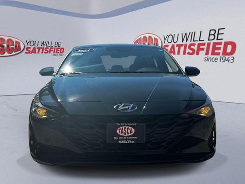 Phantom Black 2023 Hyundai ELANTRA SE