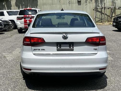 2017 Volkswagen Jetta 1.8T SEL