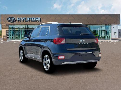 Onyx Black 2026 Hyundai VENUE SEL