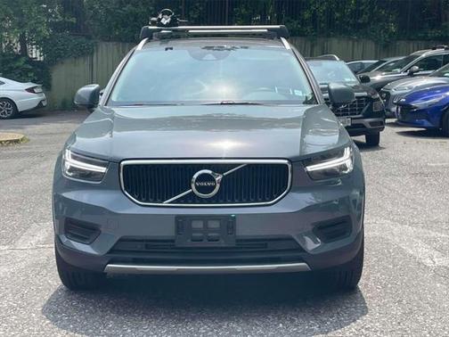 2020 Volvo XC40 T5 Momentum