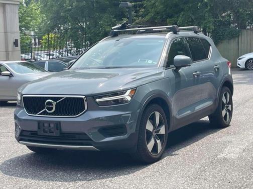 2020 Volvo XC40 T5 Momentum
