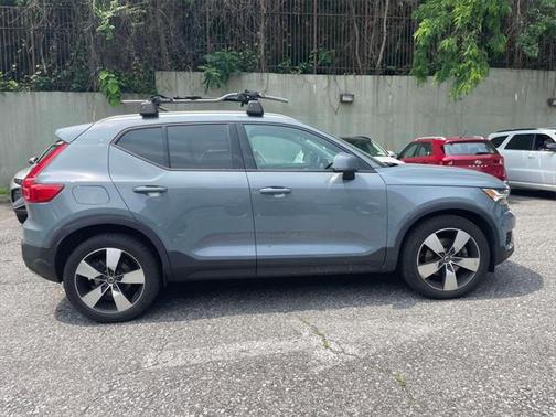 2020 Volvo XC40 T5 Momentum