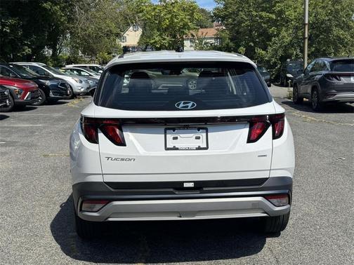 2025 Hyundai TUCSON SE