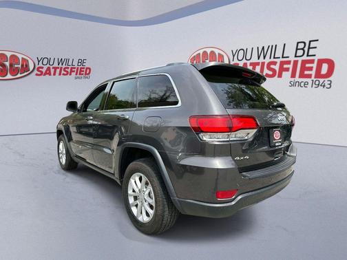 Granite Crystal Metallic Clearcoat 2021 Jeep Grand Cherokee Laredo