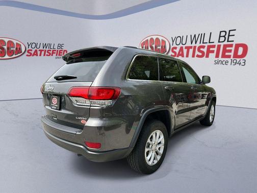 Granite Crystal Metallic Clearcoat 2021 Jeep Grand Cherokee Laredo