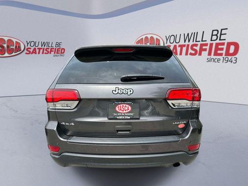 Granite Crystal Metallic Clearcoat 2021 Jeep Grand Cherokee Laredo