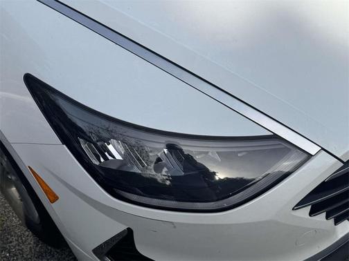 2022 Hyundai SONATA SE
