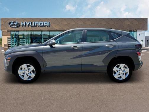 2025 Hyundai KONA SE