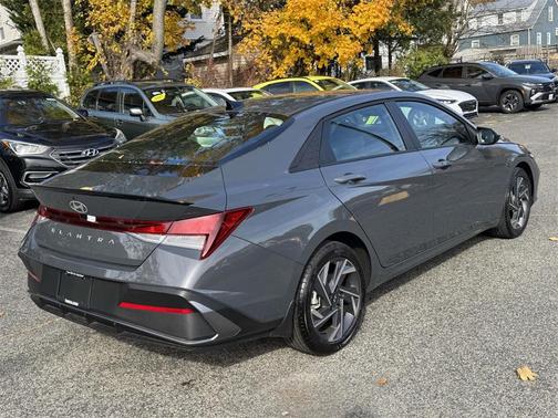 2025 Hyundai ELANTRA Sport