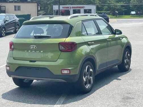 2024 Hyundai VENUE SEL