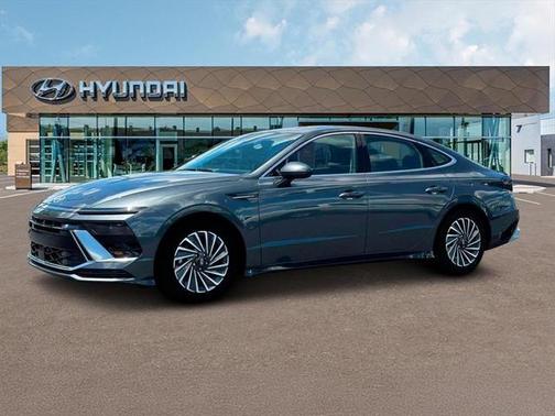 2025 Hyundai SONATA Hybrid SE